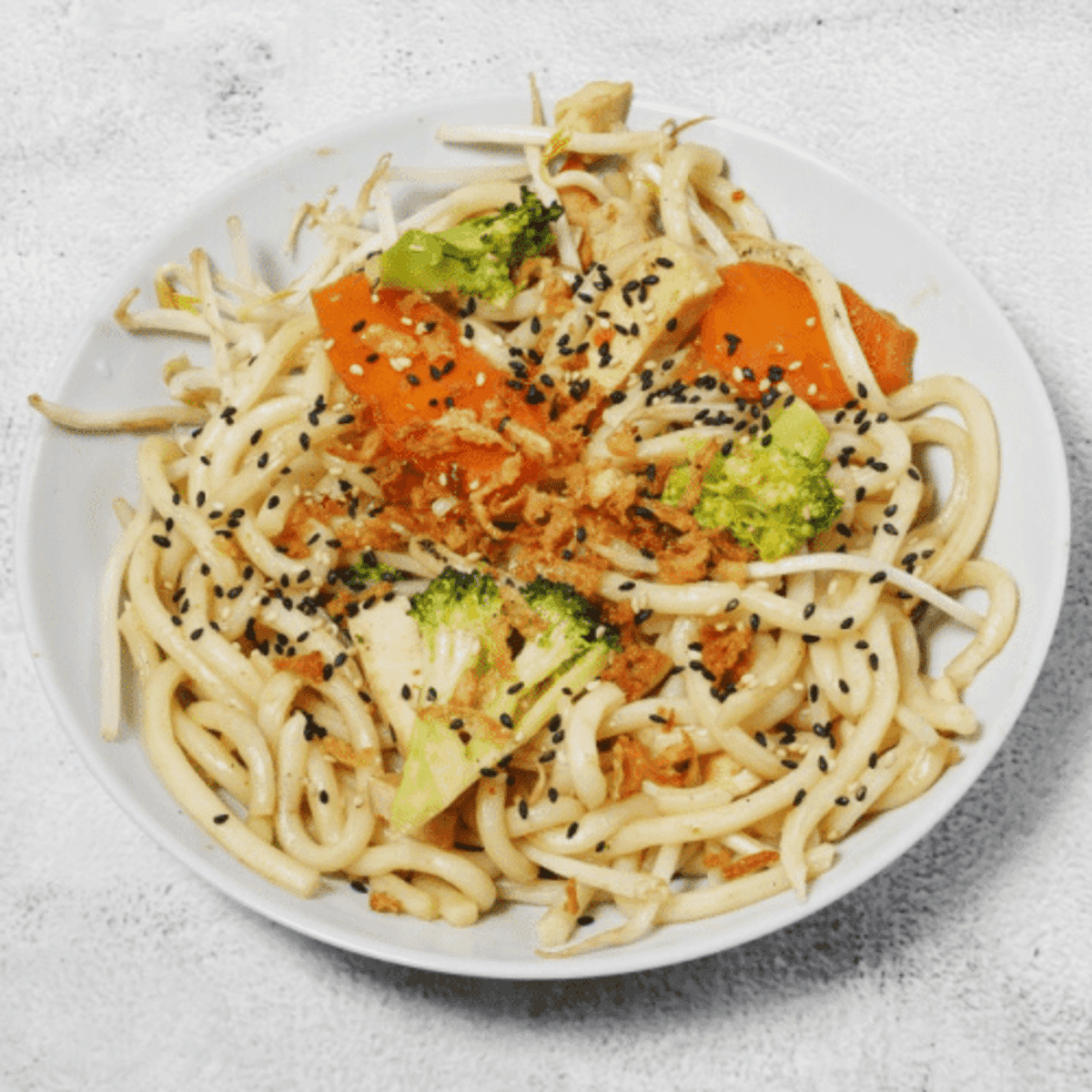Gebratene Udon Nudeln Tofu